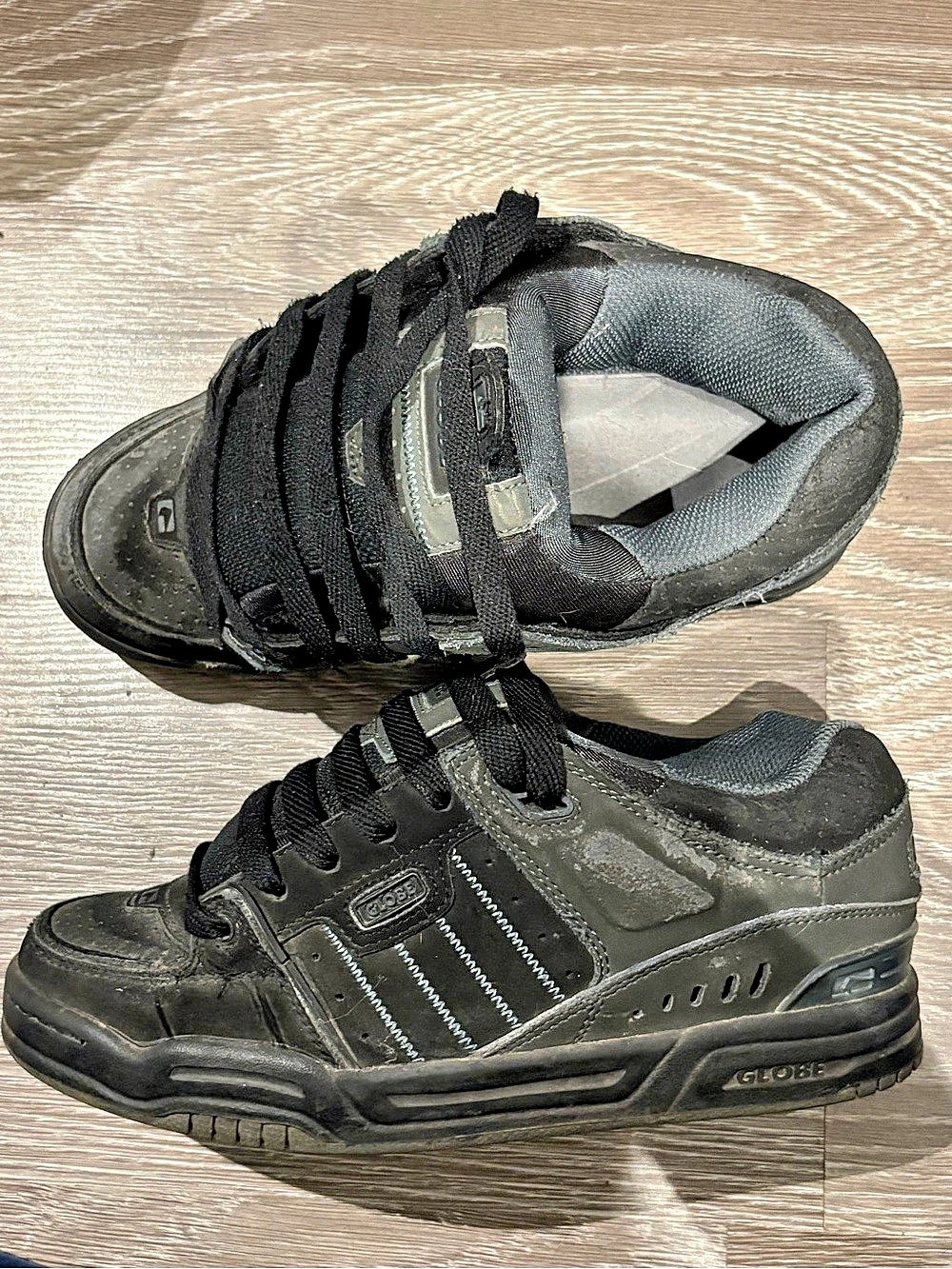 Globe Tilt Black Sneakers